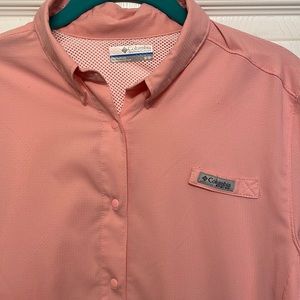 Women’s Omni shade pink Columbia long sleeve button up